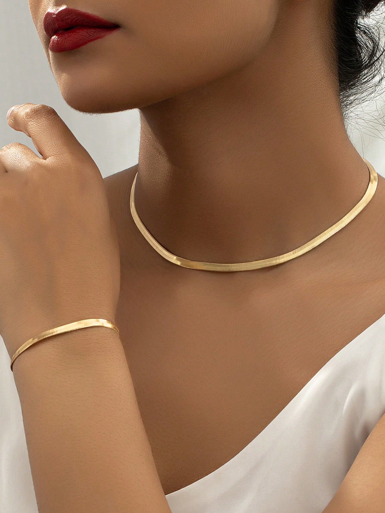 Yellow Gold Snake Chain Necklace and Bracelet Set Women Casual Jewelry Yellow Gold Snake Chain Necklace and Bracelet Set Women Casual Jewelry