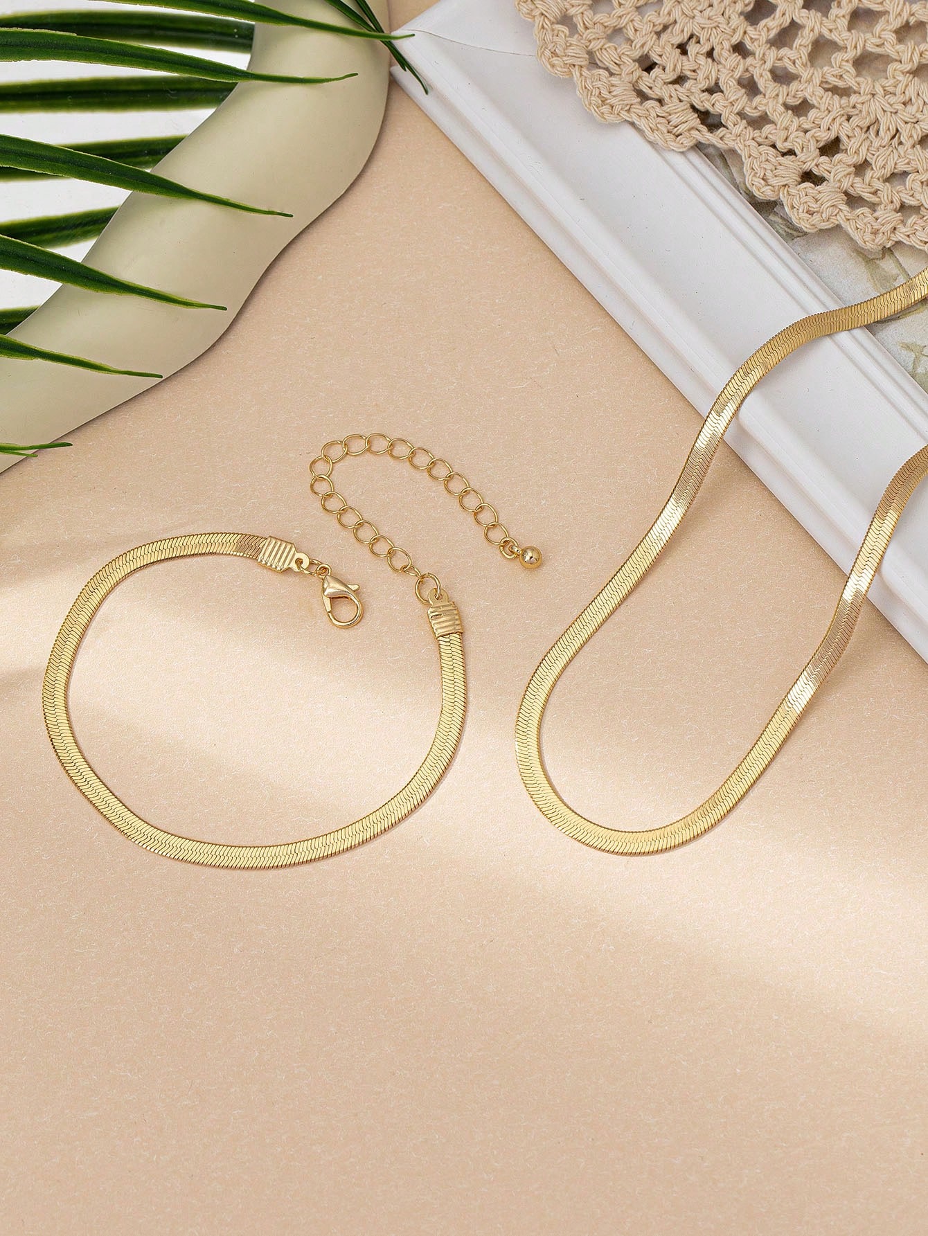 Yellow Gold Snake Chain Necklace and Bracelet Set Women Casual Jewelry Yellow Gold Snake Chain Necklace and Bracelet Set Women Casual Jewelry