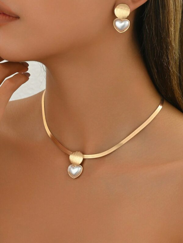 Golden Heart Pendant Jewelry Set Elegant Necklace Earrings for Women