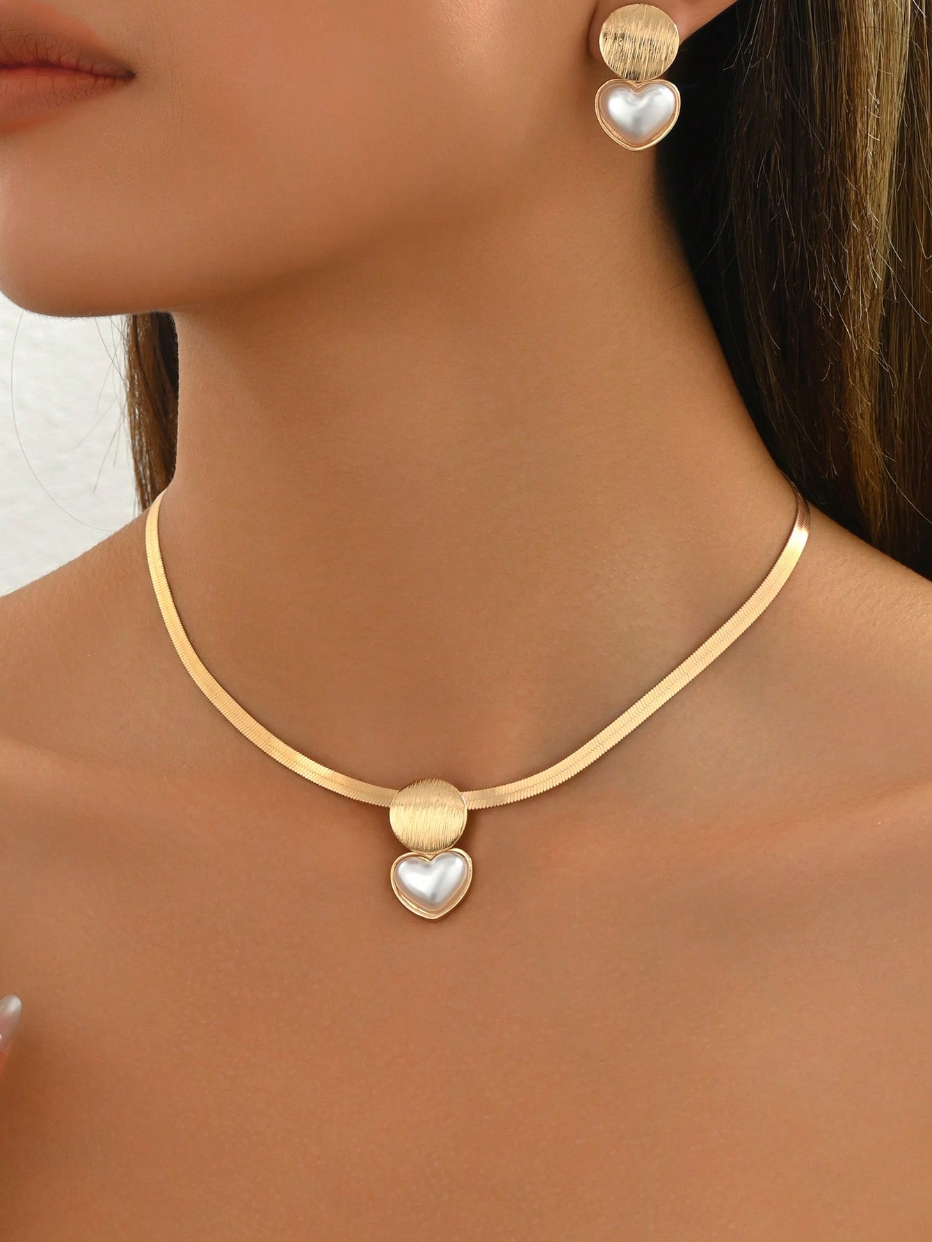 Golden Heart Pendant Jewelry Set Elegant Necklace Earrings for Women