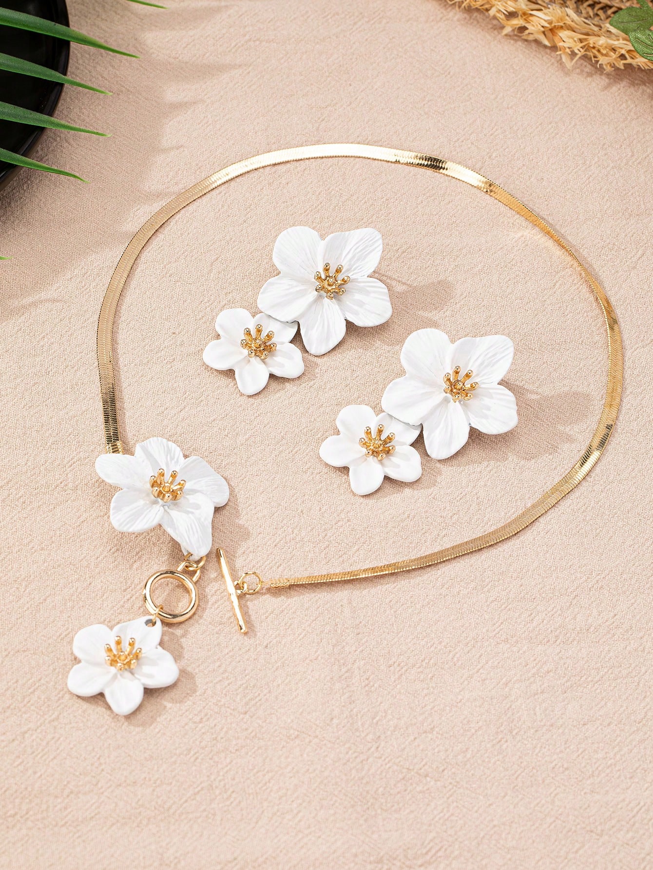 Elegant Floral Necklace and Earrings Set Women Jewelry for Daily Parties